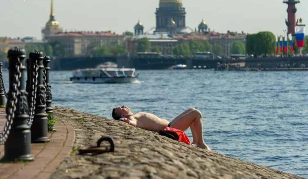 Синоптики предсказывают аномальную погоду в Петербурге летом 2025 года