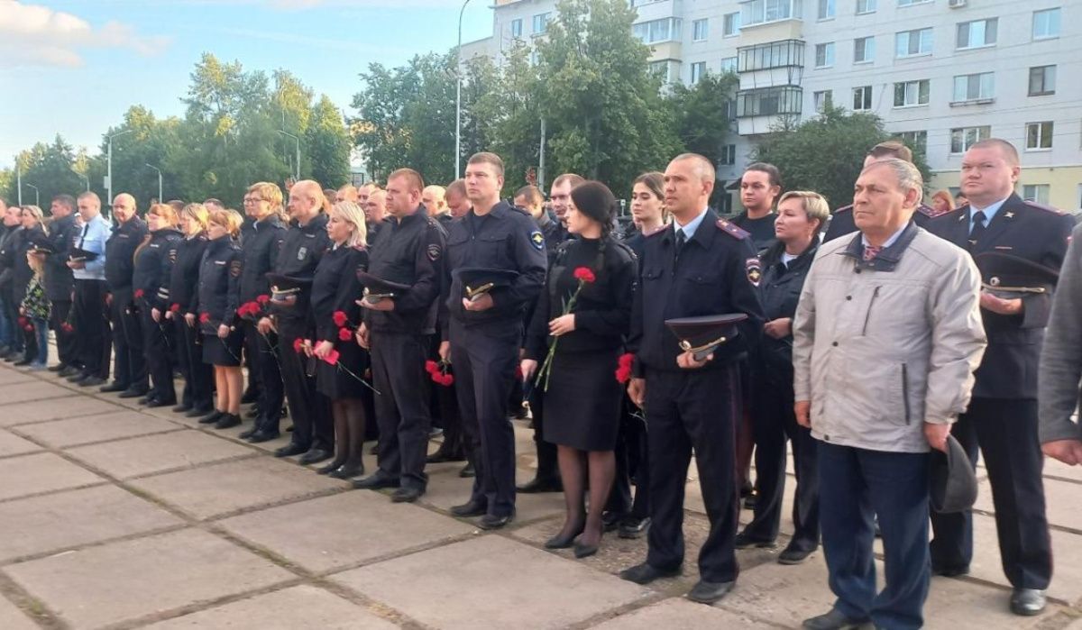В Чайковском  полицейские и общественники присоединились к акции &quot;Свеча памяти»