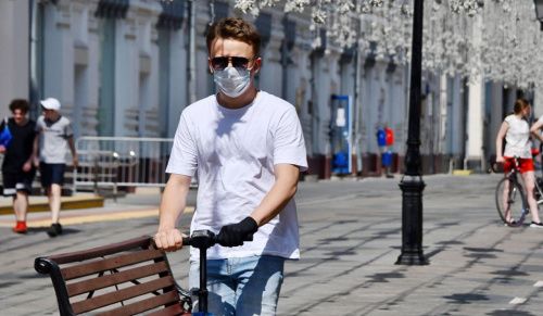 В Свердловской области в общественных местах снова начнут носить маски 