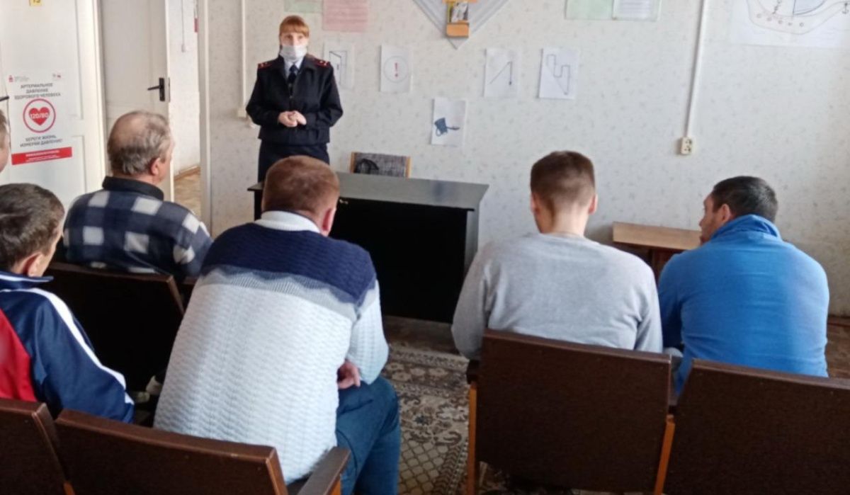 Чайковские полицейские проводят беседы с осужденными 