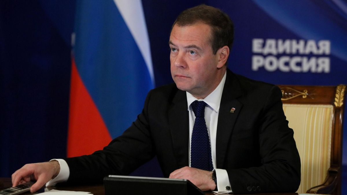 Медведев назвал две «приятные новости» для Украины