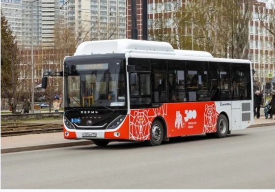 Жителей Перми начали обслуживать китайские автобусы