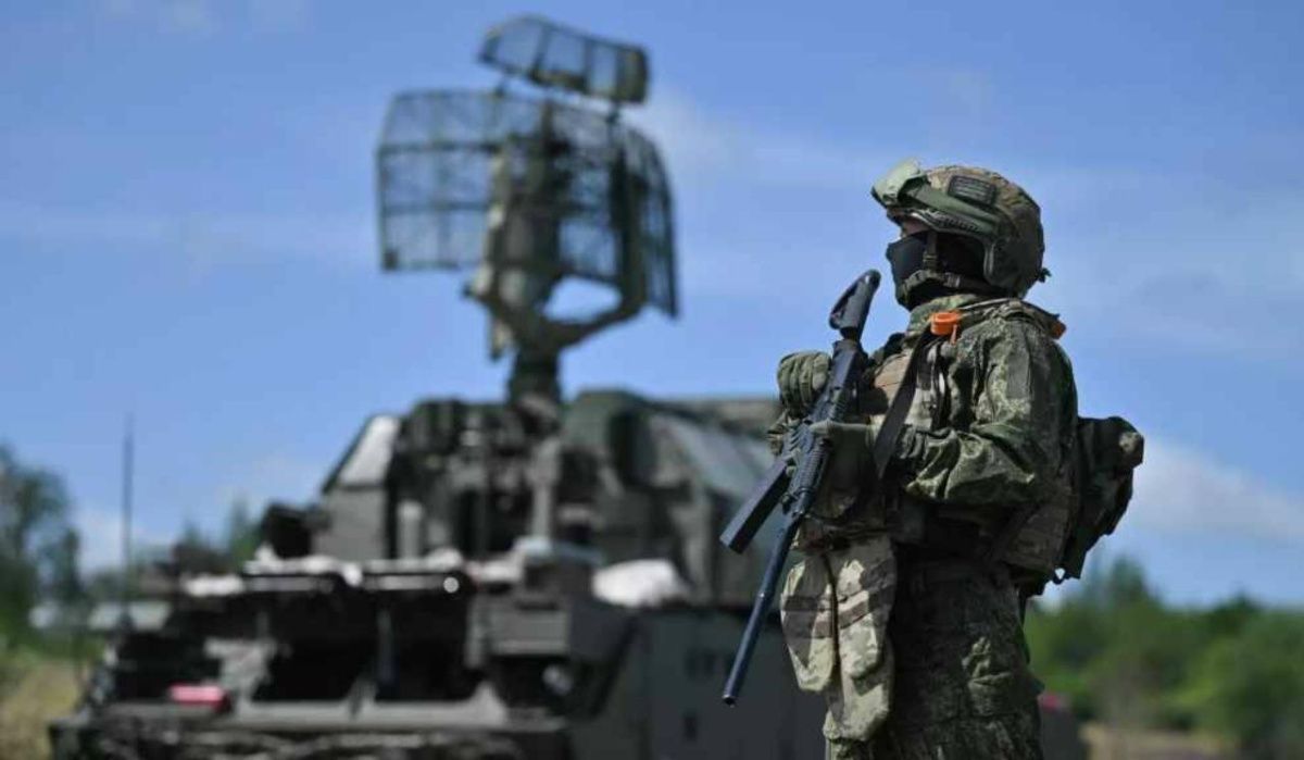 Более 150 дронов уничтожены в 11 регионах России за ночь