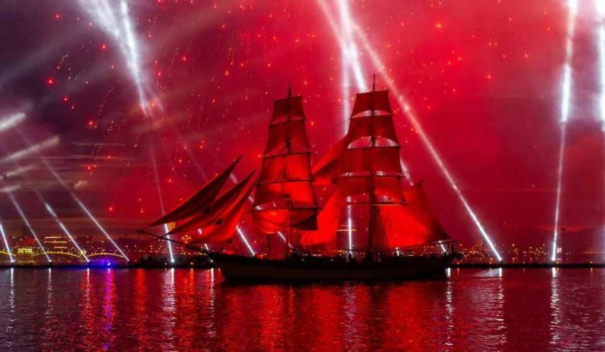 В Петербурге перекроют шесть мостов из-за празднования выпускного бала