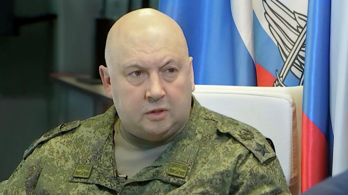 Суровикин описал обстановку в зоне спецоперации на Украине