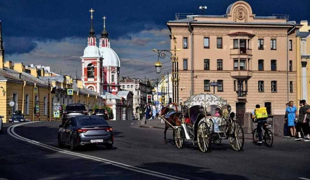 Синоптик Колесов: дожди и холодные ночи ждут Петербург на выходных 21-22 июня