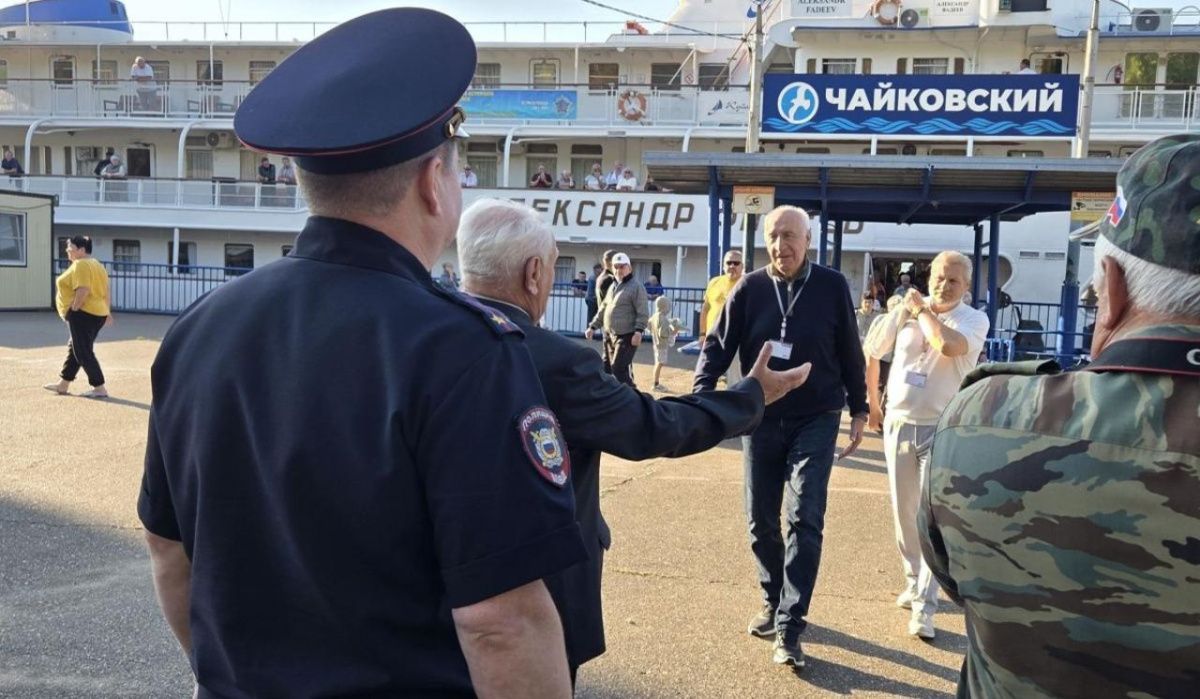 В Чайковском прошла встреча полицейских с делегацией ветеранов МВД Свердловской области