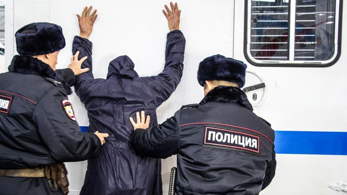 За кражу трёх мобильников и денег житель Чайковского пойдёт под суд