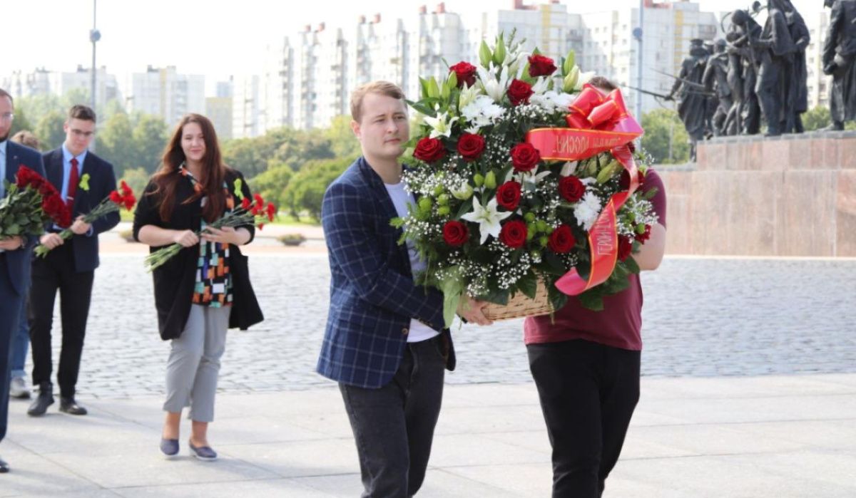 Молодогвардейцы Петербурга почтили память участников Ленинградской битвы
