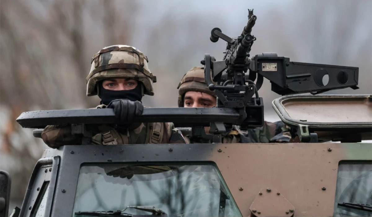 Кремль раскритиковал идею отправки военных НАТО на Украину