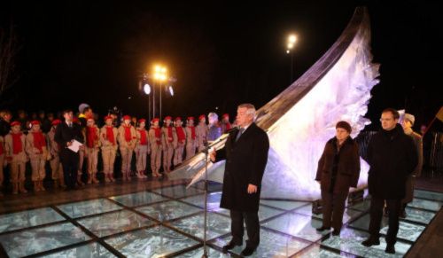 В Ростове открыли памятник героям-лётчикам