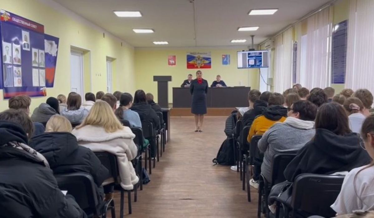 В Чайковском ученики и студенты посетили полицейский участок