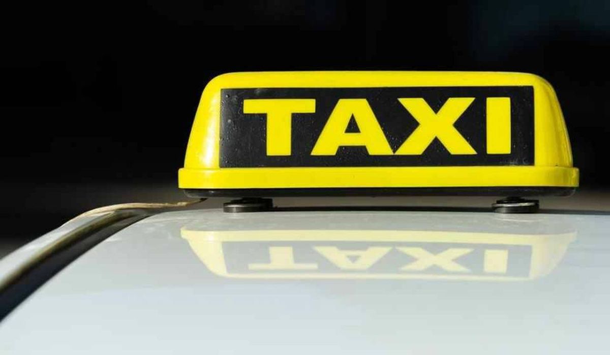 В Санкт-Петербурге до конца года введен запрет на работу мигрантов в такси