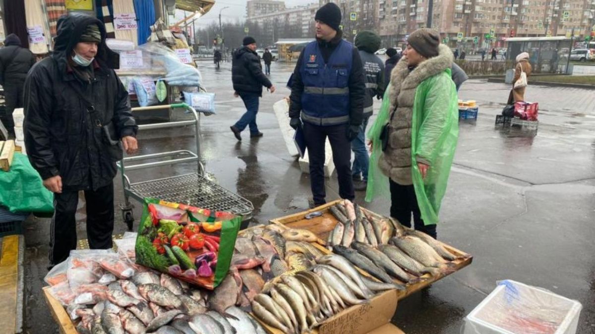 В Северной столице состоялся рейд по выявлению нелегальной уличной торговли