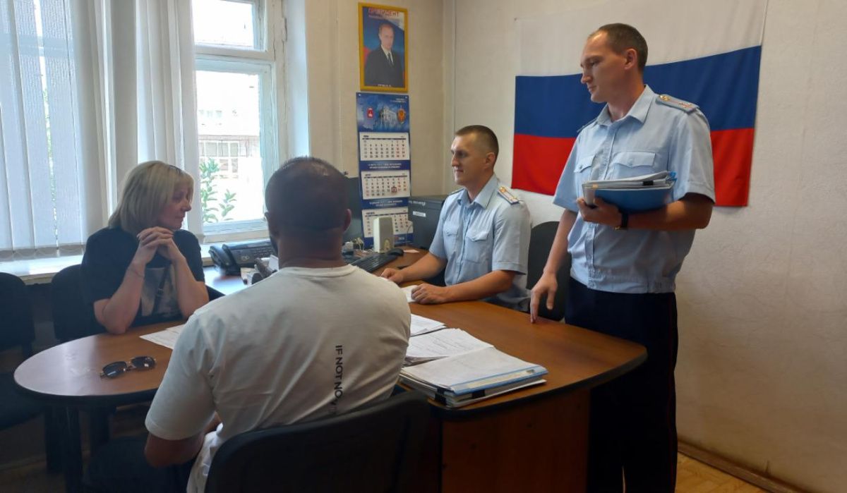 В Чайковском общественница организовала встречу руководителя отдела миграции и иностранца
