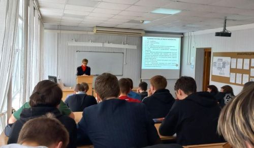 Чайковские инспекторы ПДН проводят для школьников и студентов уроки безопасности
