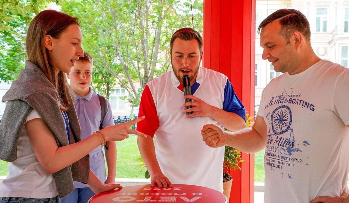 Определены финалисты чемпионата по «Камень, ножницы, бумага»