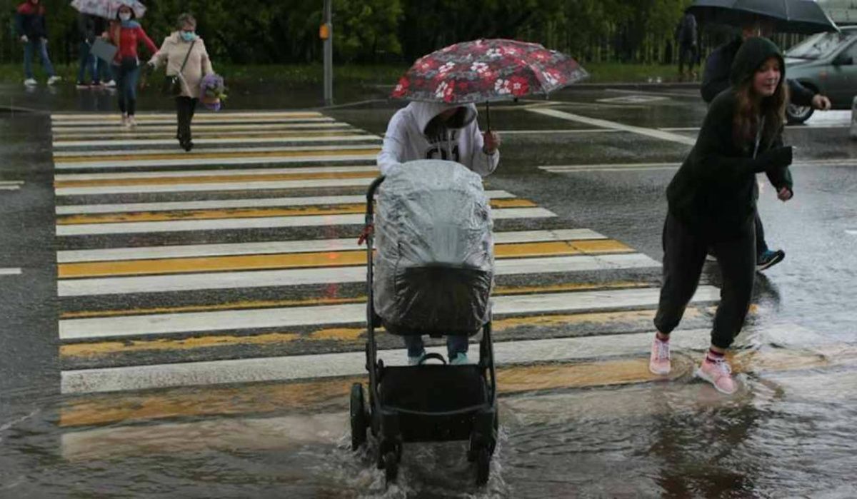 Ливни и грозы пока останутся в Петербурге и Ленобласти