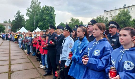Полицейские и ветераны в Чайковском присоединились к акции "Свеча памяти"