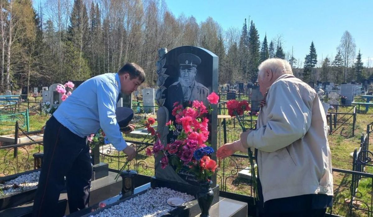 Чайковские правоохранители почтили память ветеранов ВОВ служивших в МВД
