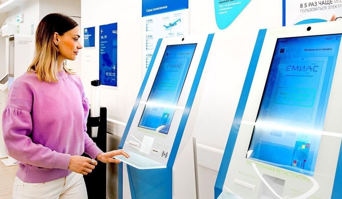 Госдума предложила увеличить частоту прикрепления россиян к поликлиникам