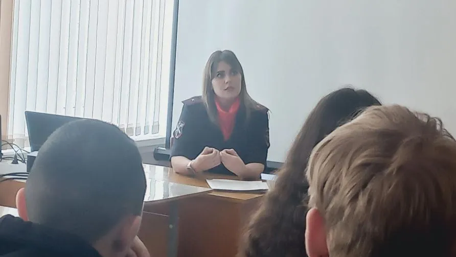 В Чайковском сотрудники полиции и общественники встретились со студентами 
